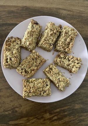 Une photo de Barres de céréales façon crumble aux pommes