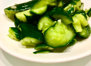 清爽開胃涼拌小黃瓜～ 的食譜成品照片