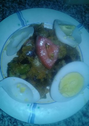 Una foto de Salteado de vegetales y huevos