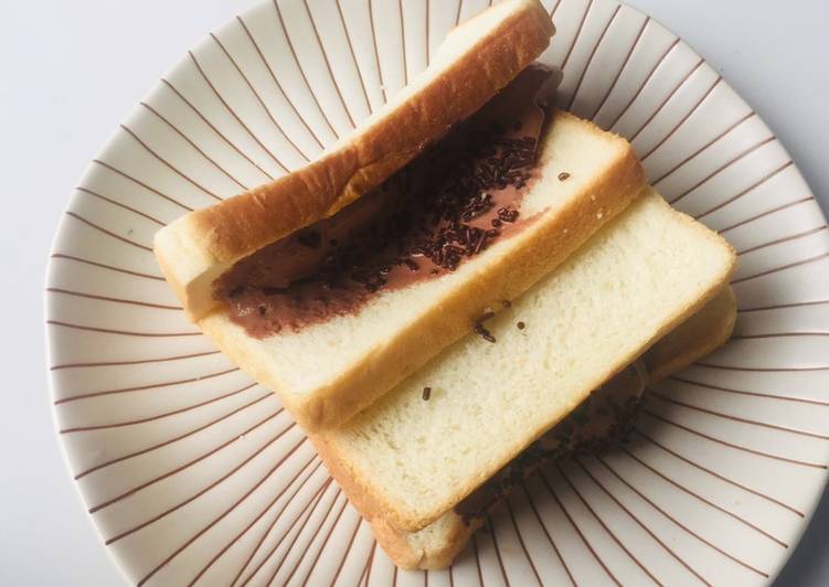 makanan Roti Es Krim yang Lezat Sekali