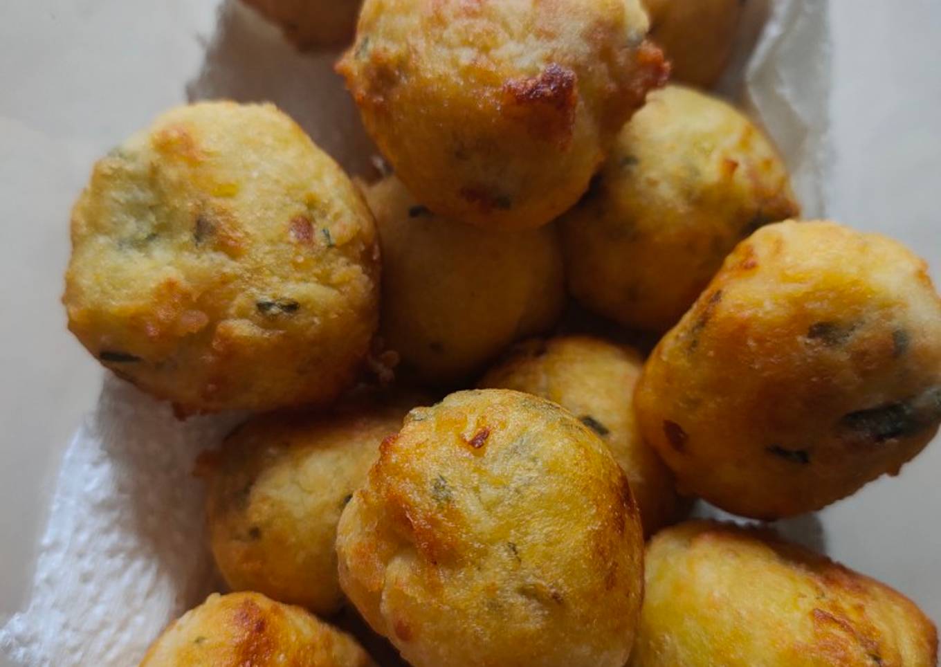 Bola-bola kentang keju