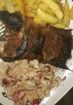 A picture of Aresh fish & egg souce.