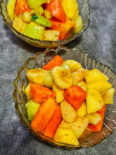 फ्रूट चाट (Fruit Chaat recipe in hindi) रेसिपी मुख्य फोटो