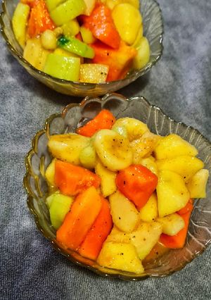 फ्रूट चाट (Fruit Chaat recipe in hindi) रेसिपी मुख्य फोटो