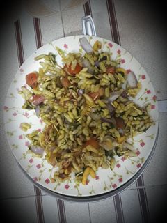 મમરા ની ભેળ (Mamra Bhel Recipe In Gujarati) રેસીપી મુખ્ય ફોટો