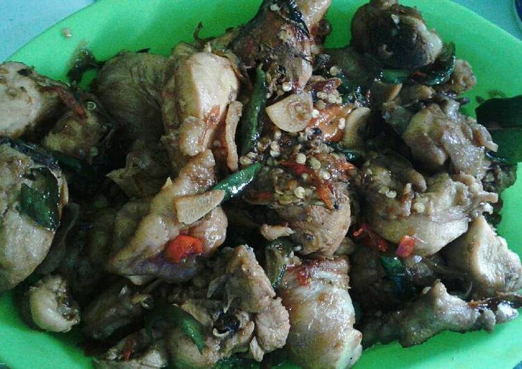 Cara Gampang Menyiapkan Ayam Gongso lombok ijo irittttt tapi sedep yang Lezat Sekali