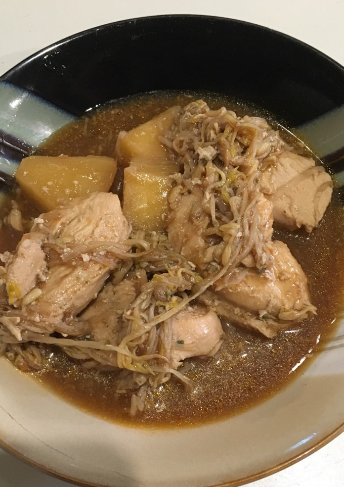 Una foto de Filete pechuga de Pollo con Piña y Brotes de Soya