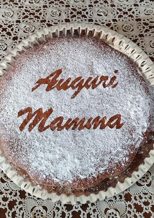 Foto di TORTA A MODO MIO CON AMARETTI, NOCCIOLE, MANDORLE E NOCI PER LA FESTA DELLA MAMMA