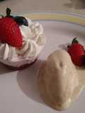 Beso navideño con helado de pistaches y nuez moscada