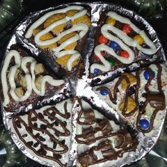 A picture of Brownie pizza.