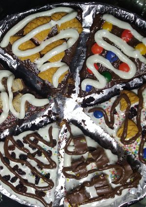 A picture of Brownie pizza.