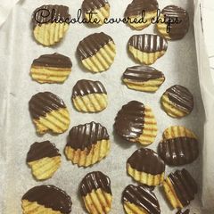 A picture of Chocolate Dipped chips.