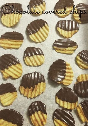A picture of Chocolate Dipped chips.