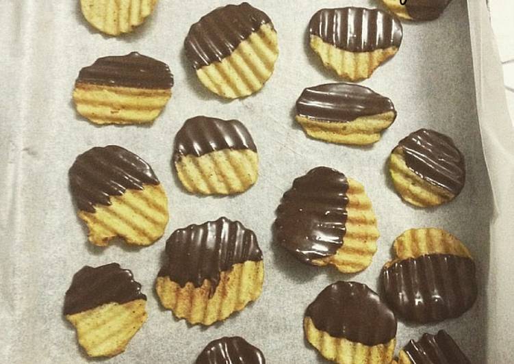 Steps to Prepare Award-winning Chocolate Dipped chips