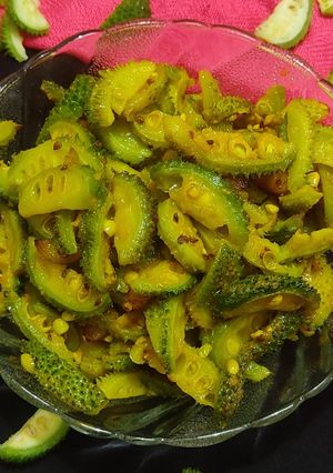 કંકોડા નું શાક (Kantola Shak Recipe In Gujarati) રેસીપી મુખ્ય ફોટો