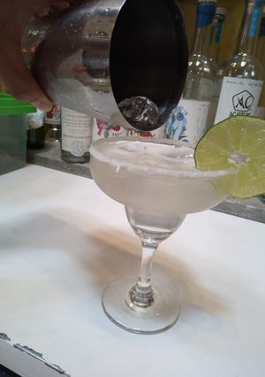 Una foto de Cóctel: Margarita con mezcal