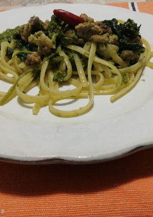 Foto di Linguine con salsicce e friarielli