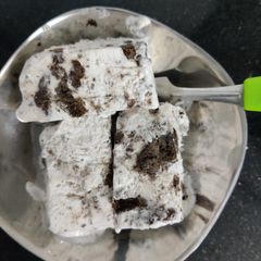 A picture of Oreo icecream.