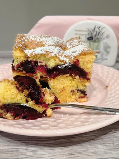 Glutén- és tejmentes kevert szilvás sütemény recept fotója