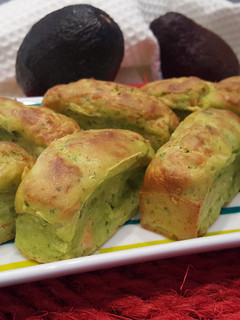 Une photo de Mini cakes saumon et avocat