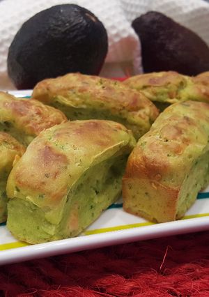 Une photo de Mini cakes saumon et avocat