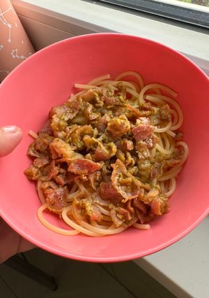 Pestos baconos tészta recept fotója