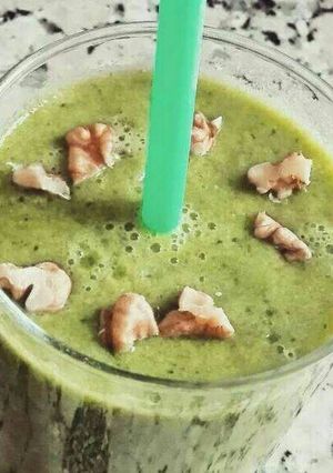 Una foto de Batido de verduras y frutas DETOX
