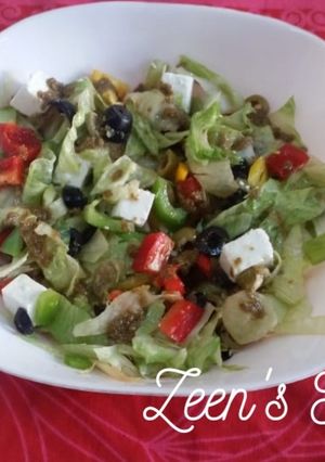 A picture of Horiatiki Salad.