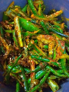 A picture of Green chilli pickle.