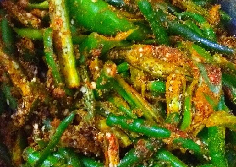 Green chilli pickle