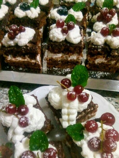Foto di Dolcetti pan di Spagna e crema Chantilly