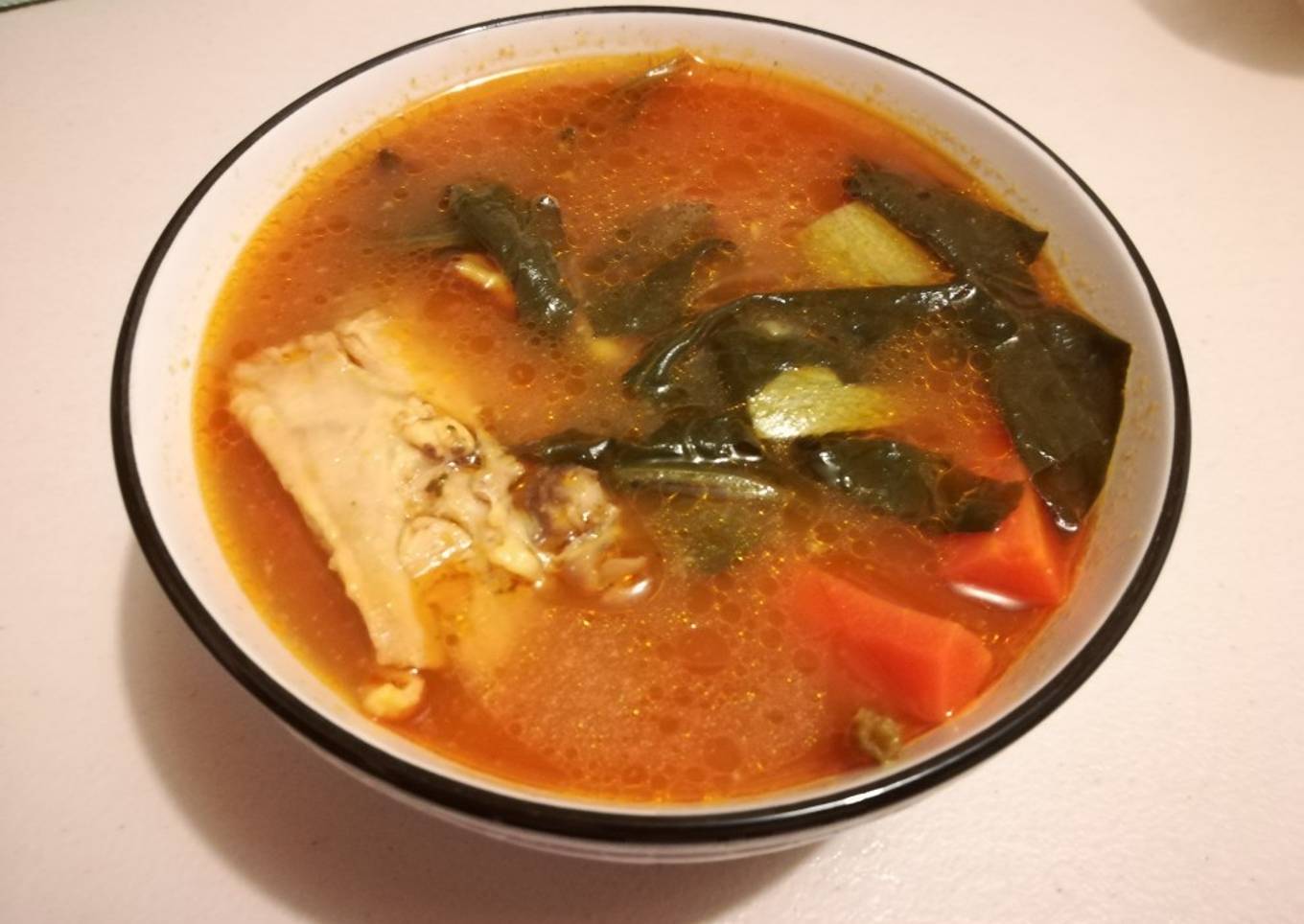 Caldo de Pollo con Espinacas y Verduras