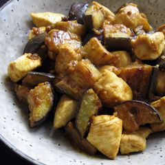 Curry Flavoured Stir-fried Eggplant & Chicken A picture of Curry Flavoured Stir-fried Eggplant & Chicken.