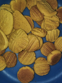 A picture of Sesame seed butter cookies.