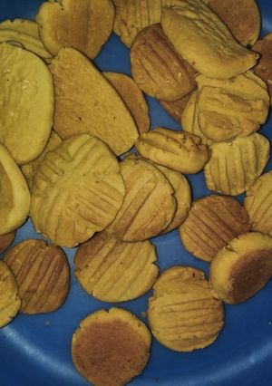 A picture of Sesame seed butter cookies.
