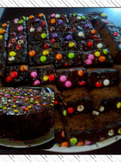 Foto resep Brownies Coklat Lumer hias Chocochip warna