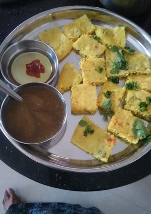ખાટાં ઢોકળા - ગરમાણું રેસીપી મુખ્ય ફોટો