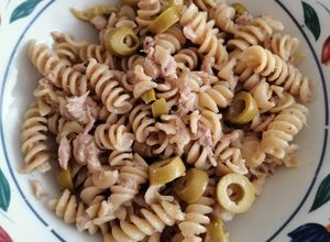 Una foto de Pasta con atún de lata 🐟