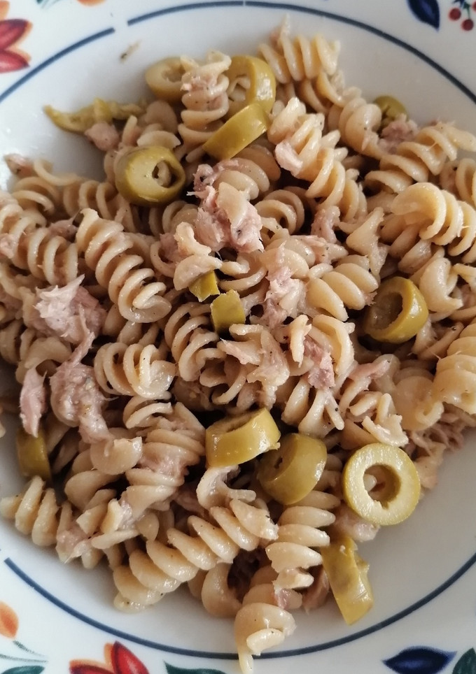 Una foto de Pasta con atún de lata 🐟