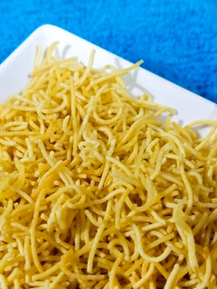 જીણી સેવ (sev recipe in Gujarati) રેસીપી મુખ્ય ફોટો
