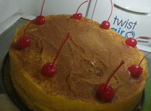 Una foto de Torta 3 leches de lúcuma
