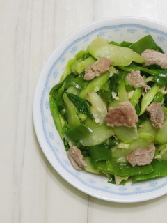 蒜苗青椒佛手瓜炒肉 的食譜成品照片