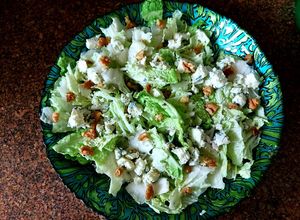 Foto de Salada de couve chinesa, gorgonzola e nozes