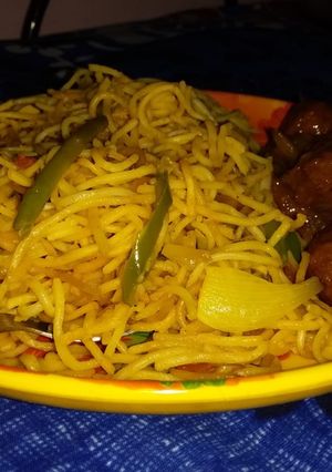 वेज चाउमीन (veg chowmein recipe in Hindi) रेसिपी मुख्य फोटो