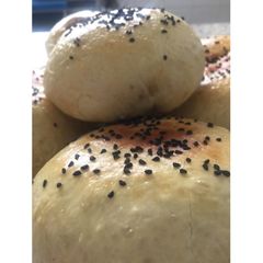 A picture of Chicken Buns.