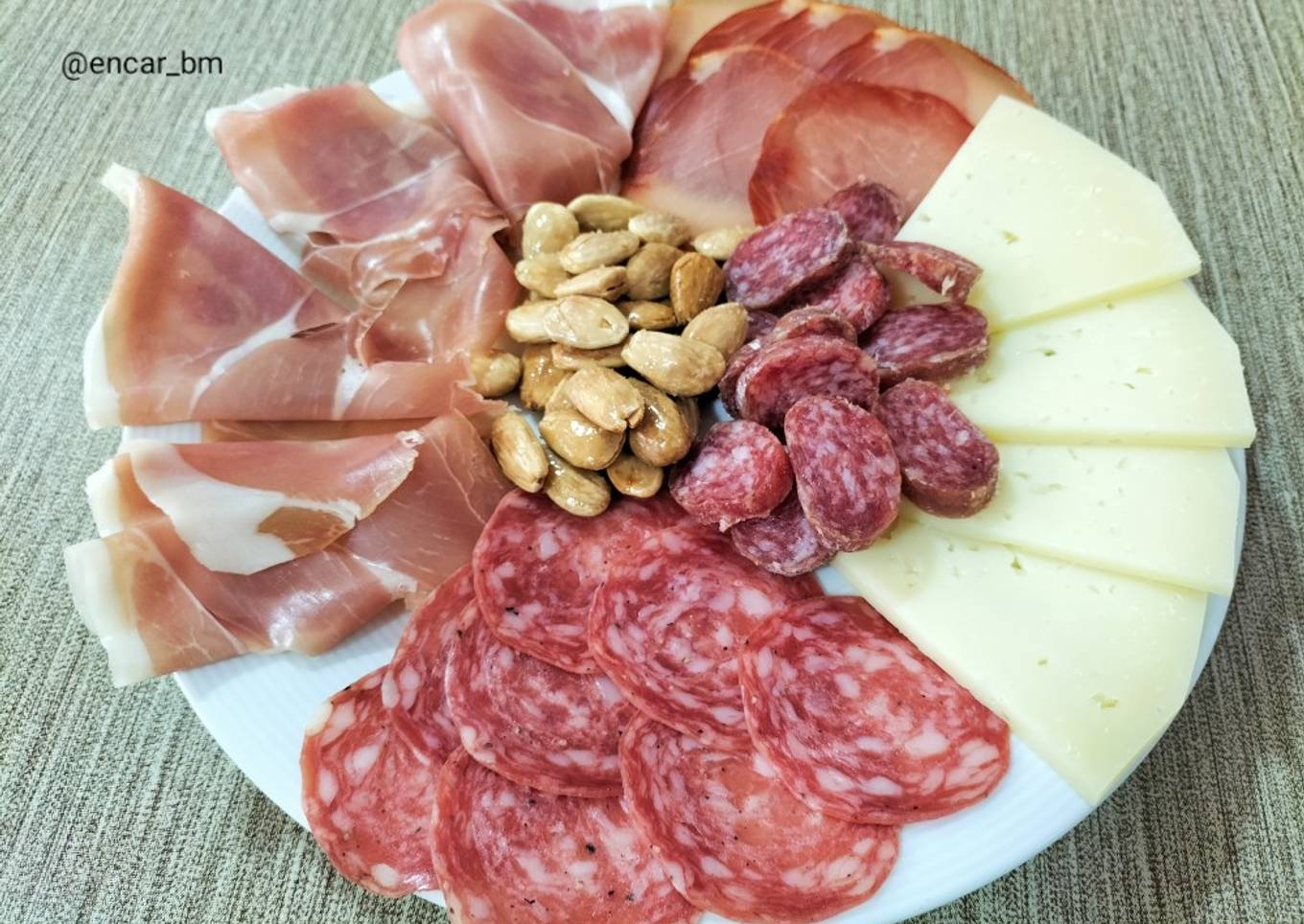 Tabla española de embutidos