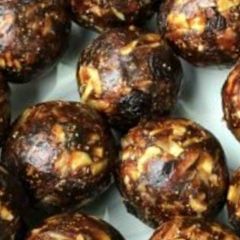 A picture of Khajur Ladoo.
