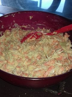 Una foto de Ensalada tipo KFC