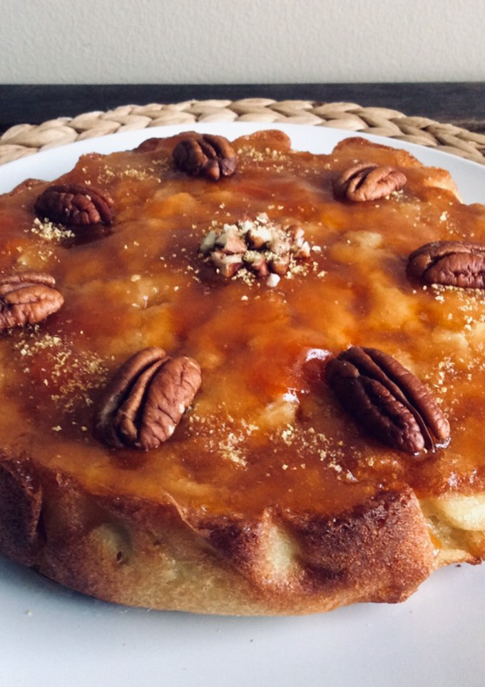 Una foto de Bizcocho con muuuucha manzana 🍎!!