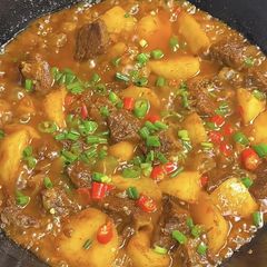 A picture of Authentic Chinese dish：Braised Beef Brisket.